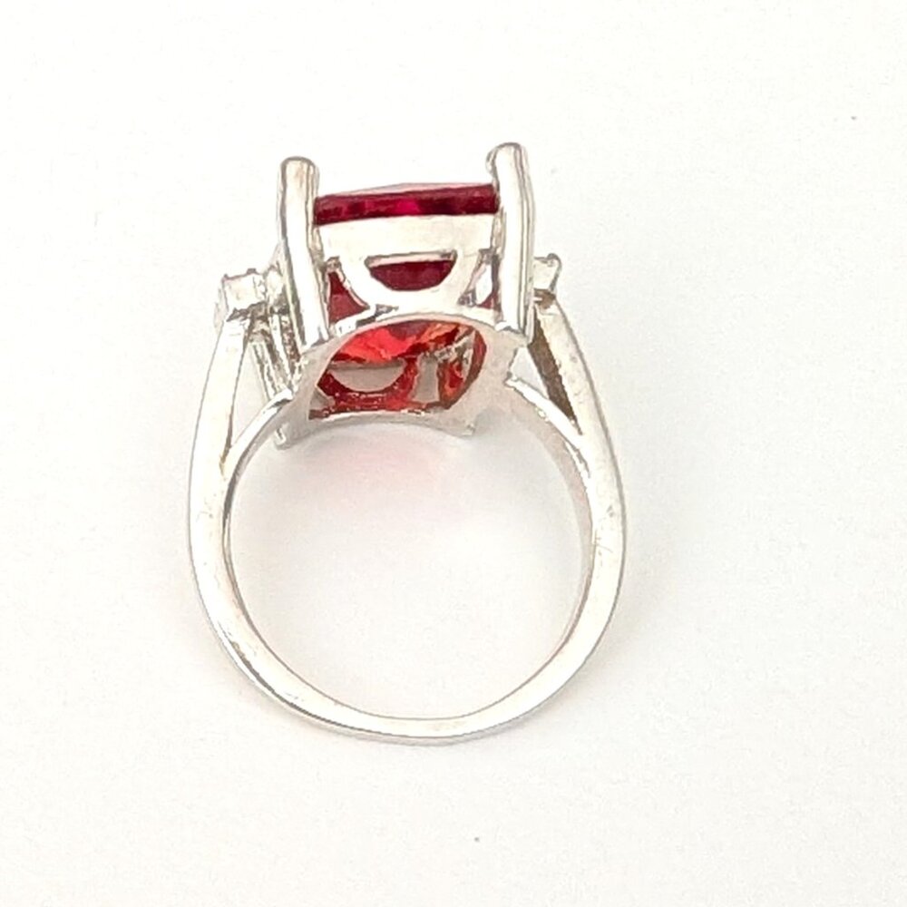 Large red glass statement ring - Picture 11 of 12